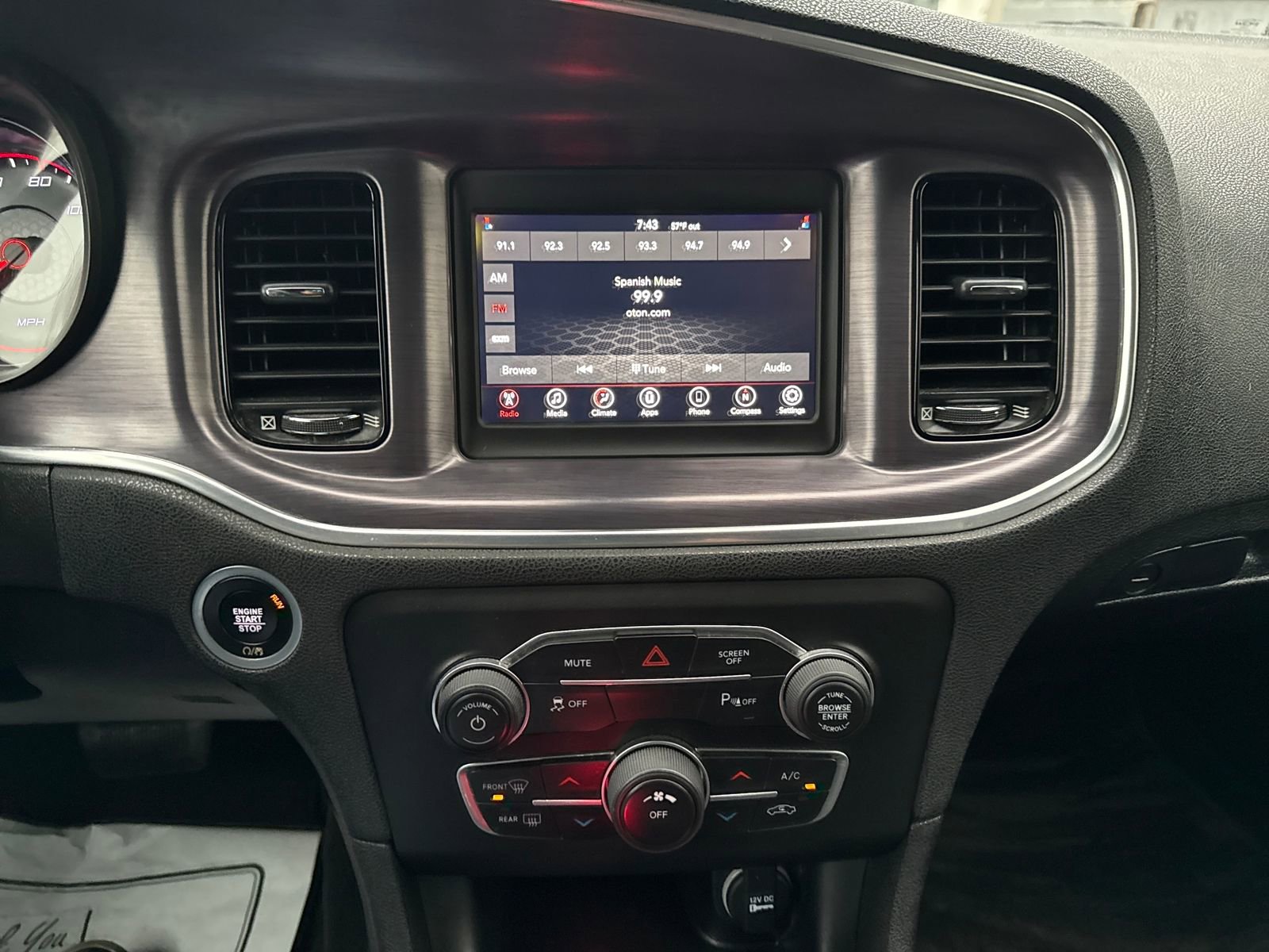 Used 2018 Dodge Charger SXT w/ Blacktop Package image 18