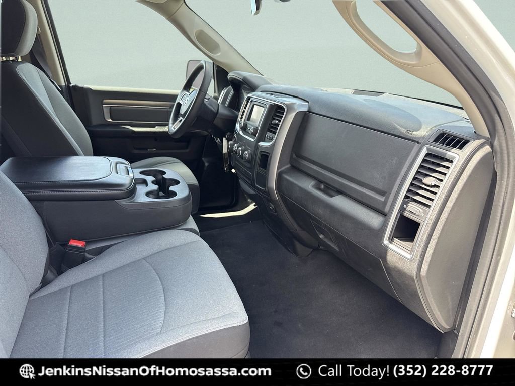 Used 2024 RAM 1500 Classic SLT image 22