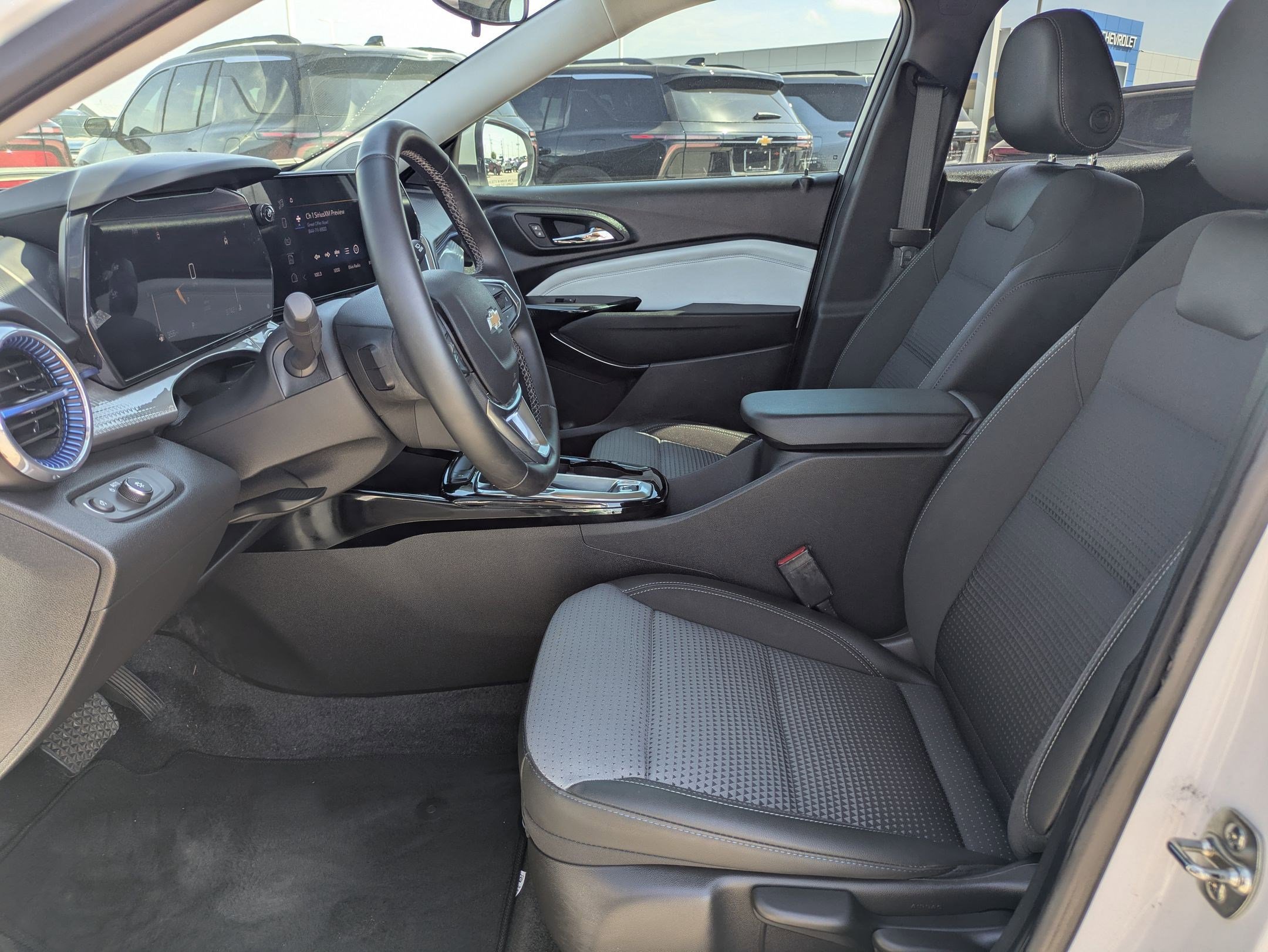 Used 2024 Chevrolet Trax LT w/ Driver Confidence Package image 9