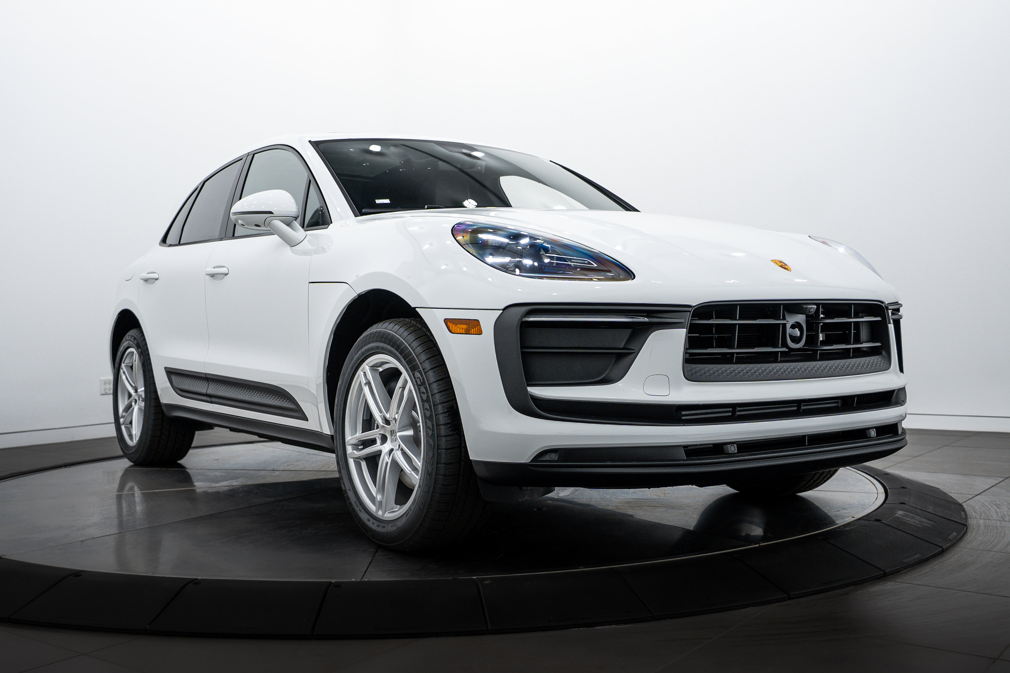 New 2026 Porsche Macan image 9