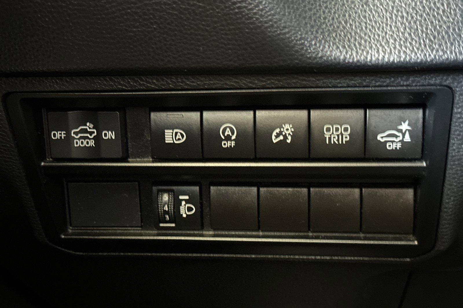 Used 2023 Toyota Tundra SR5 w/ SR5 Convenience Package AWD/4WD image 31
