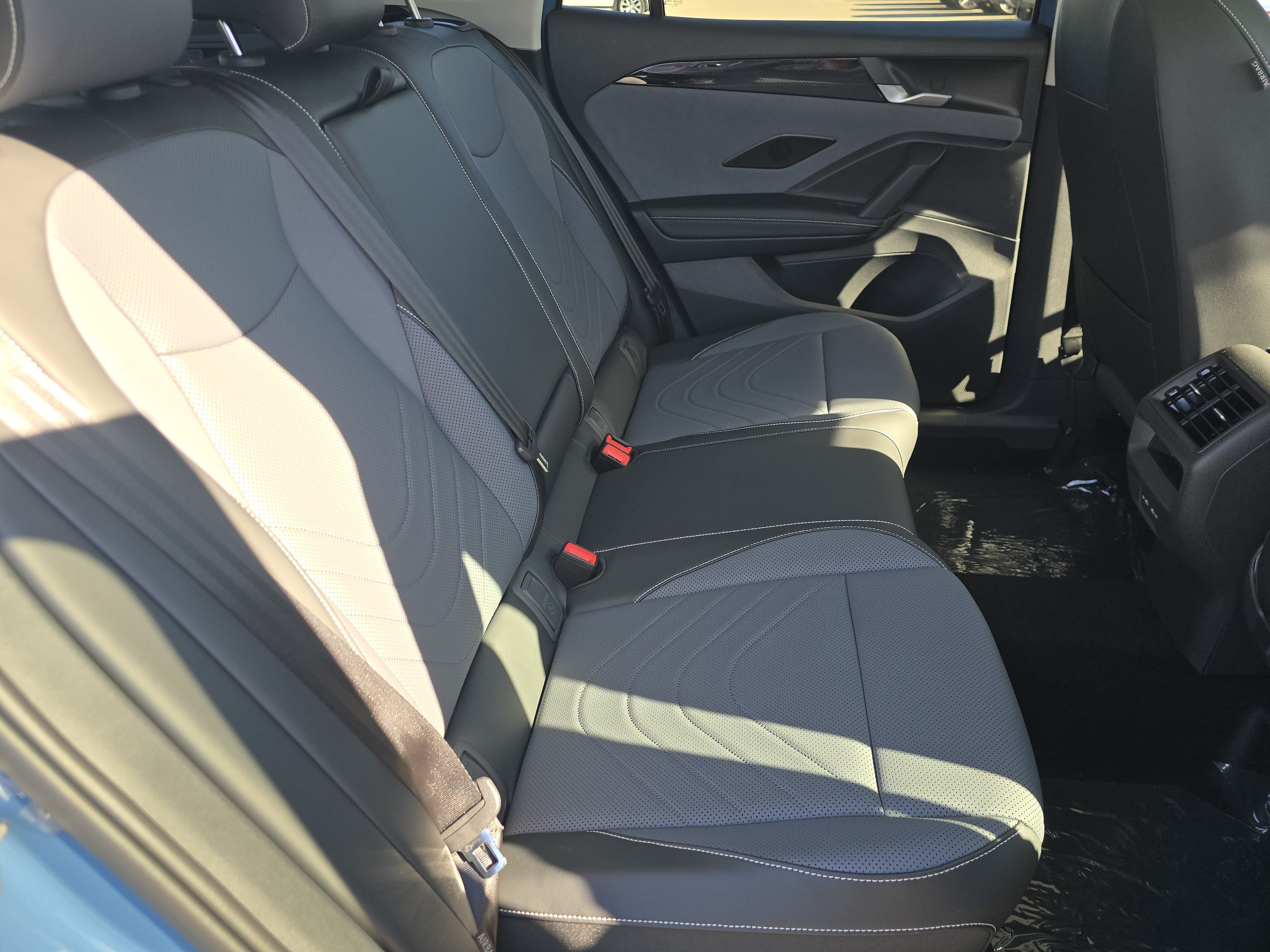 New 2026 Volkswagen Tiguan SE AWD/4WD image 17