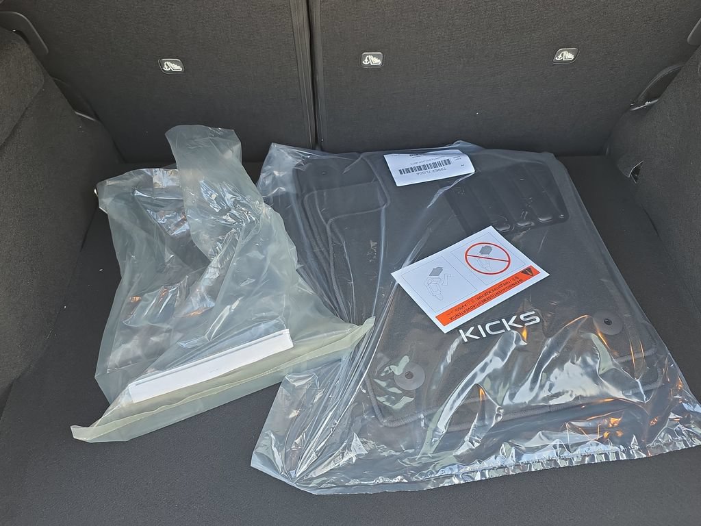 New 2026 Nissan Kicks SR AWD/4WD image 12