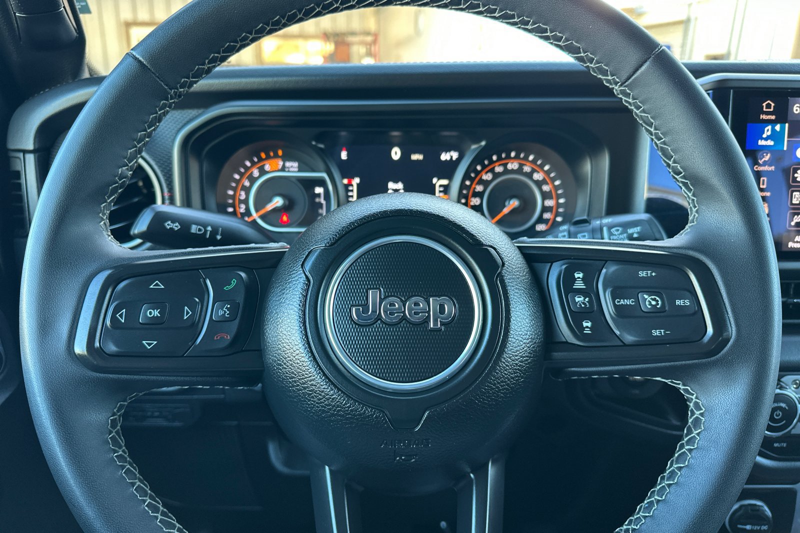 Used 2025 Jeep Wrangler Unlimited Rubicon AWD/4WD image 22