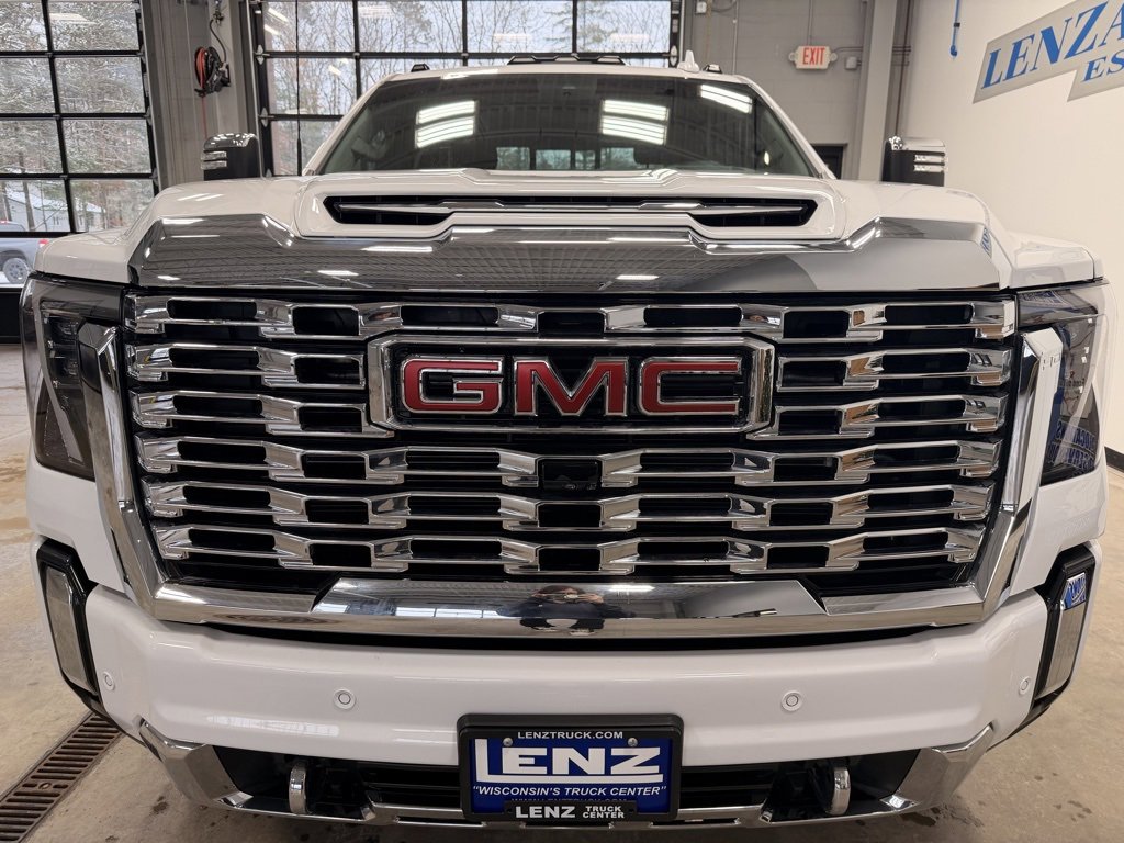 Used 2024 GMC Sierra 3500 Denali w/ Denali Reserve Package image 3