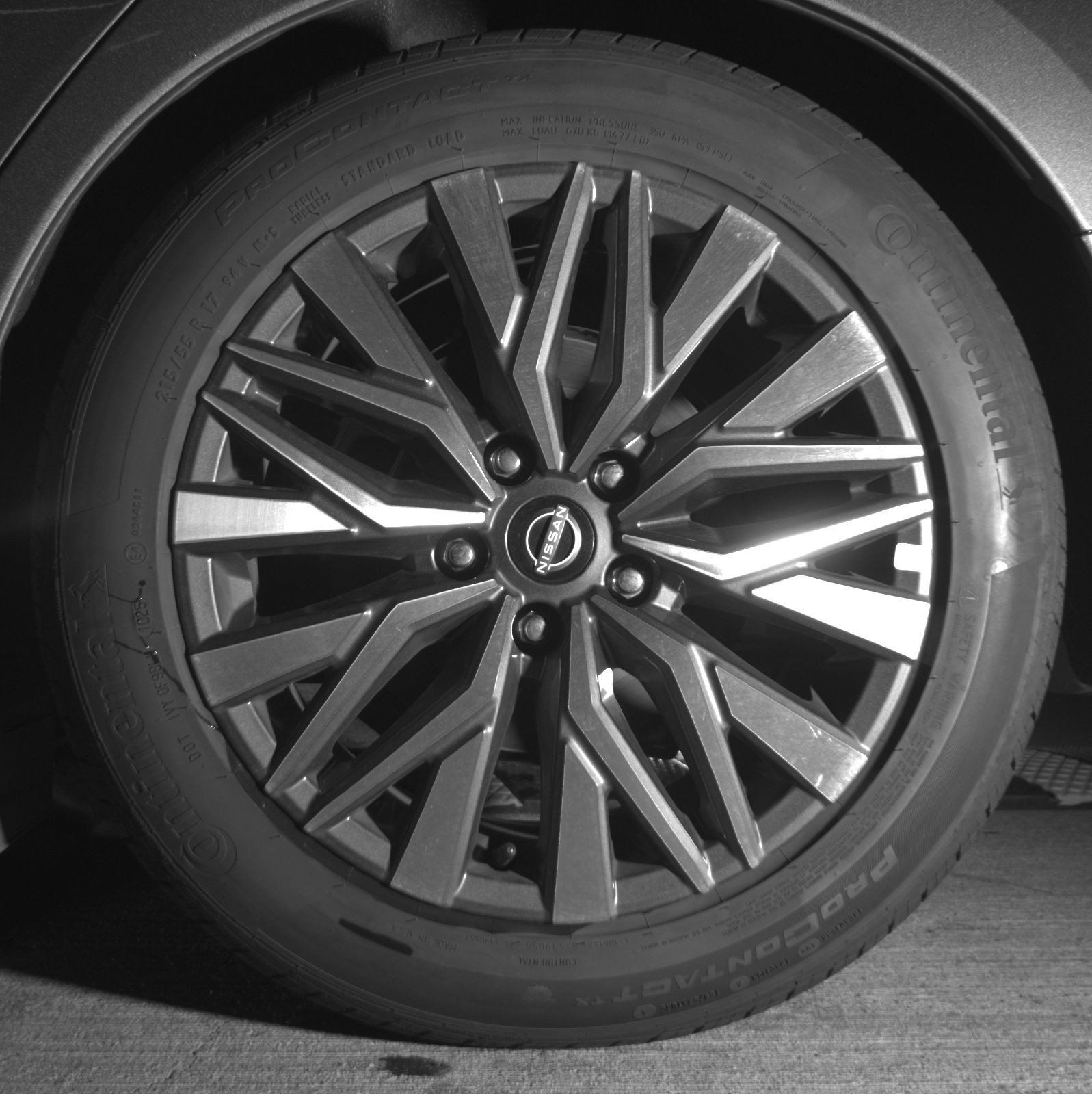 Used 2025 Nissan Altima 2.5 SV FWD image 14