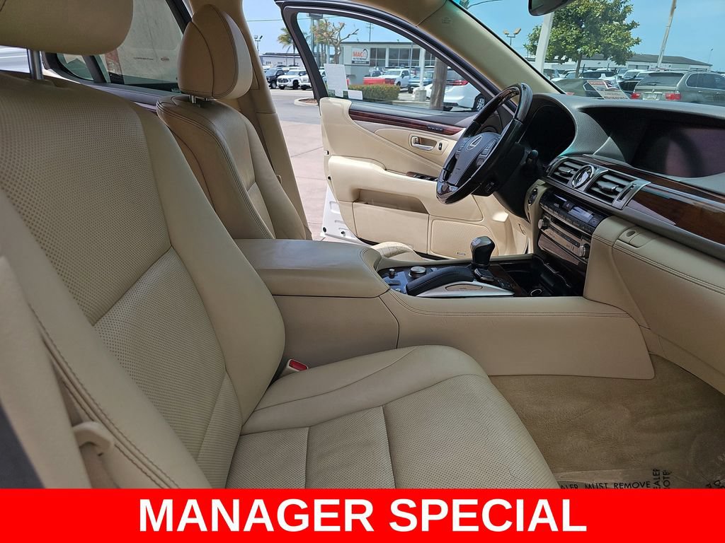 Used 2016 Lexus LS 460 w/ Comfort Package RWD image 10