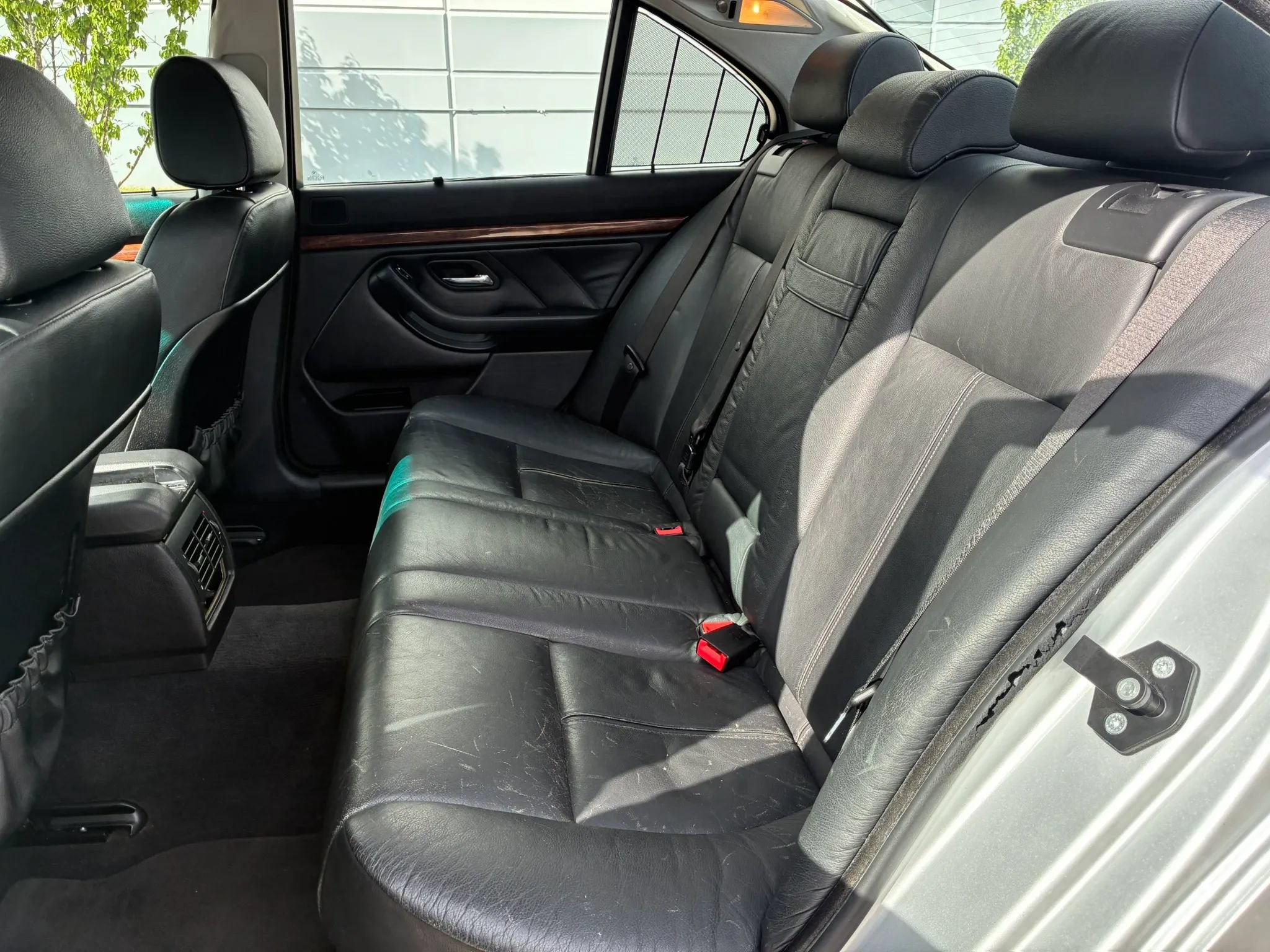 Used 2000 BMW 540i Sedan RWD image 13
