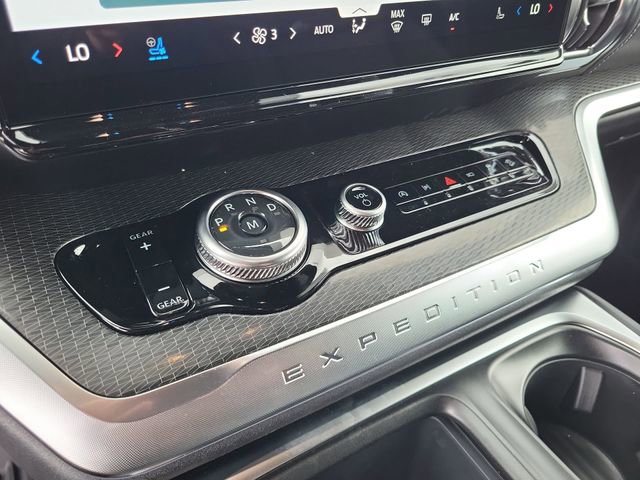 New 2026 Ford Expedition Max Platinum image 17