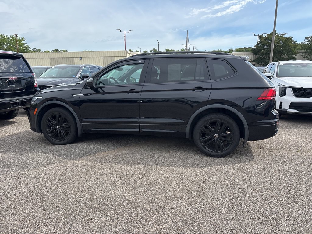 Used 2022 Volkswagen Tiguan SE R-Line AWD/4WD image 12