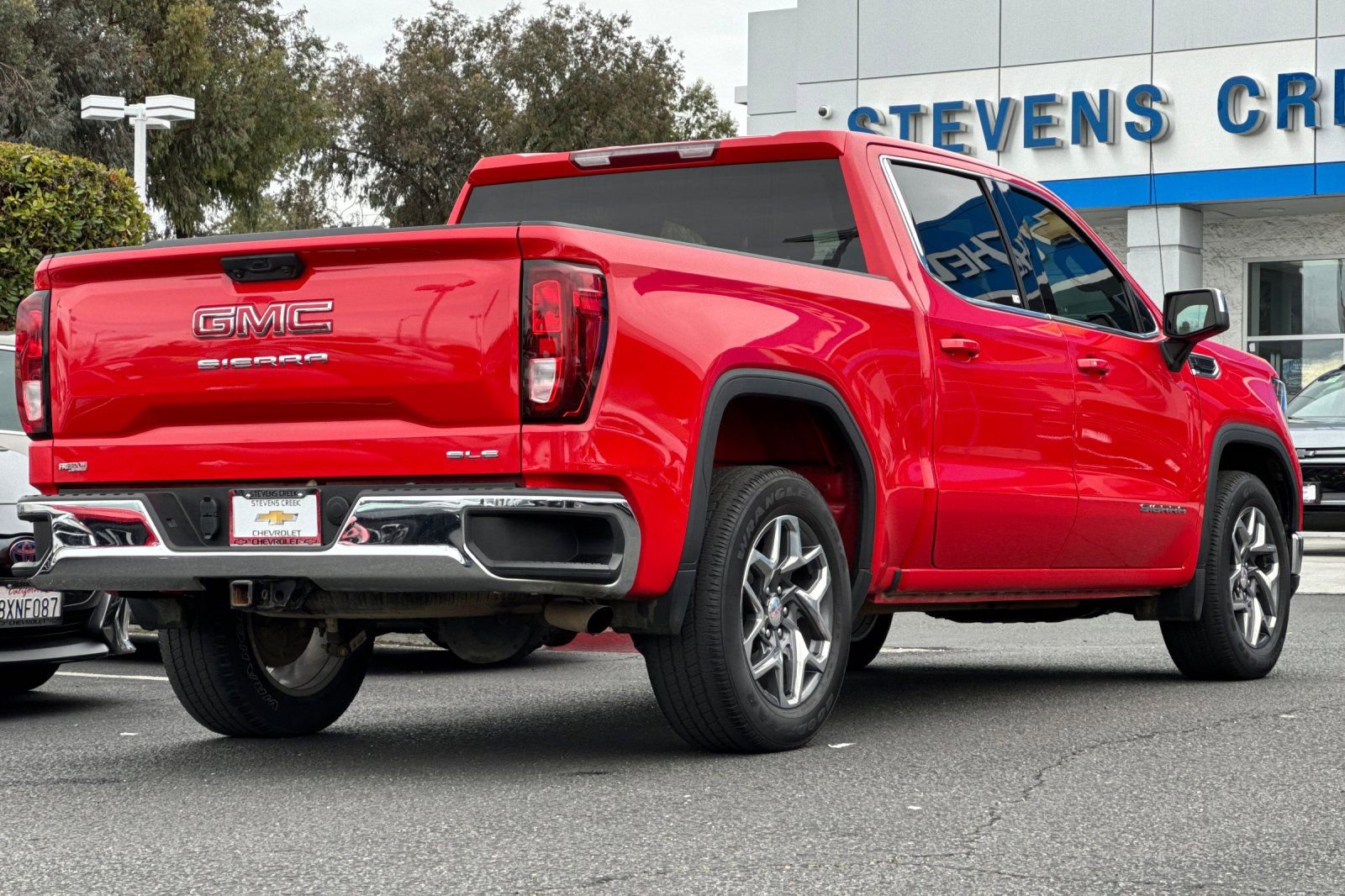 Used 2023 GMC Sierra 1500 SLE image 5