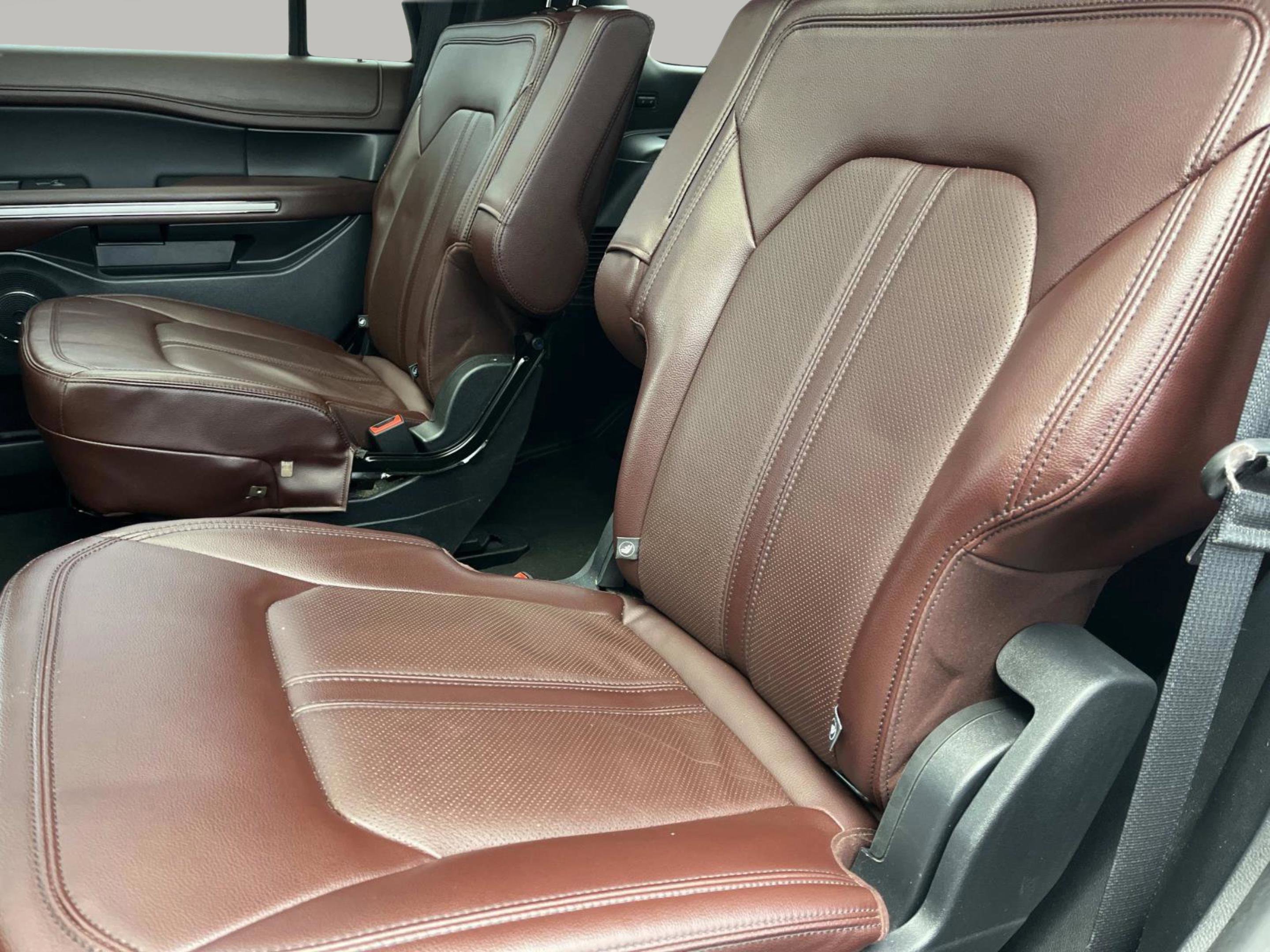 Used 2023 Ford Expedition Limited image 23