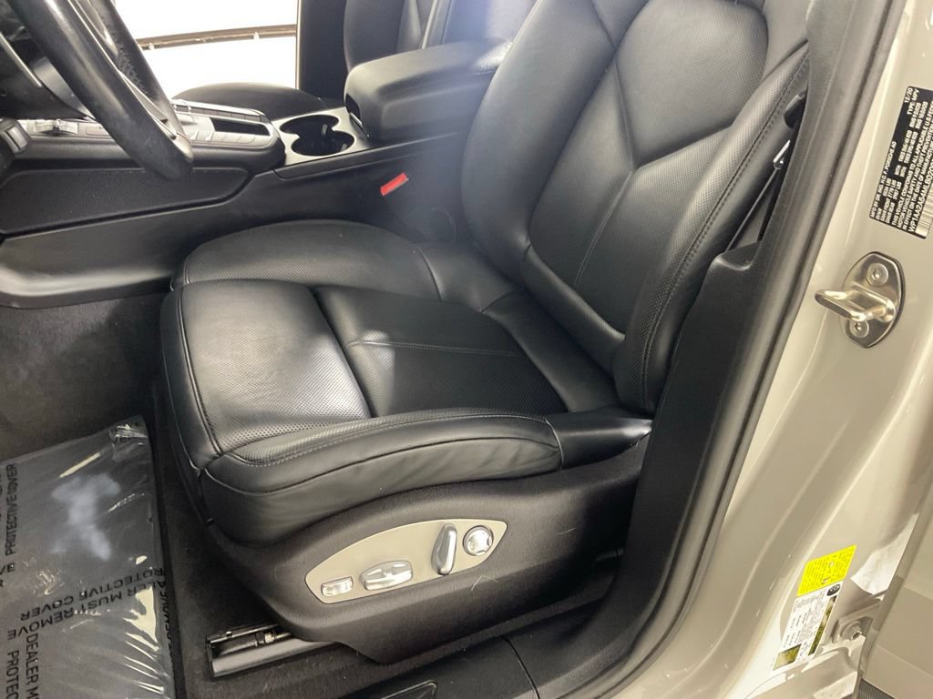 Used 2021 Porsche Macan AWD/4WD image 25
