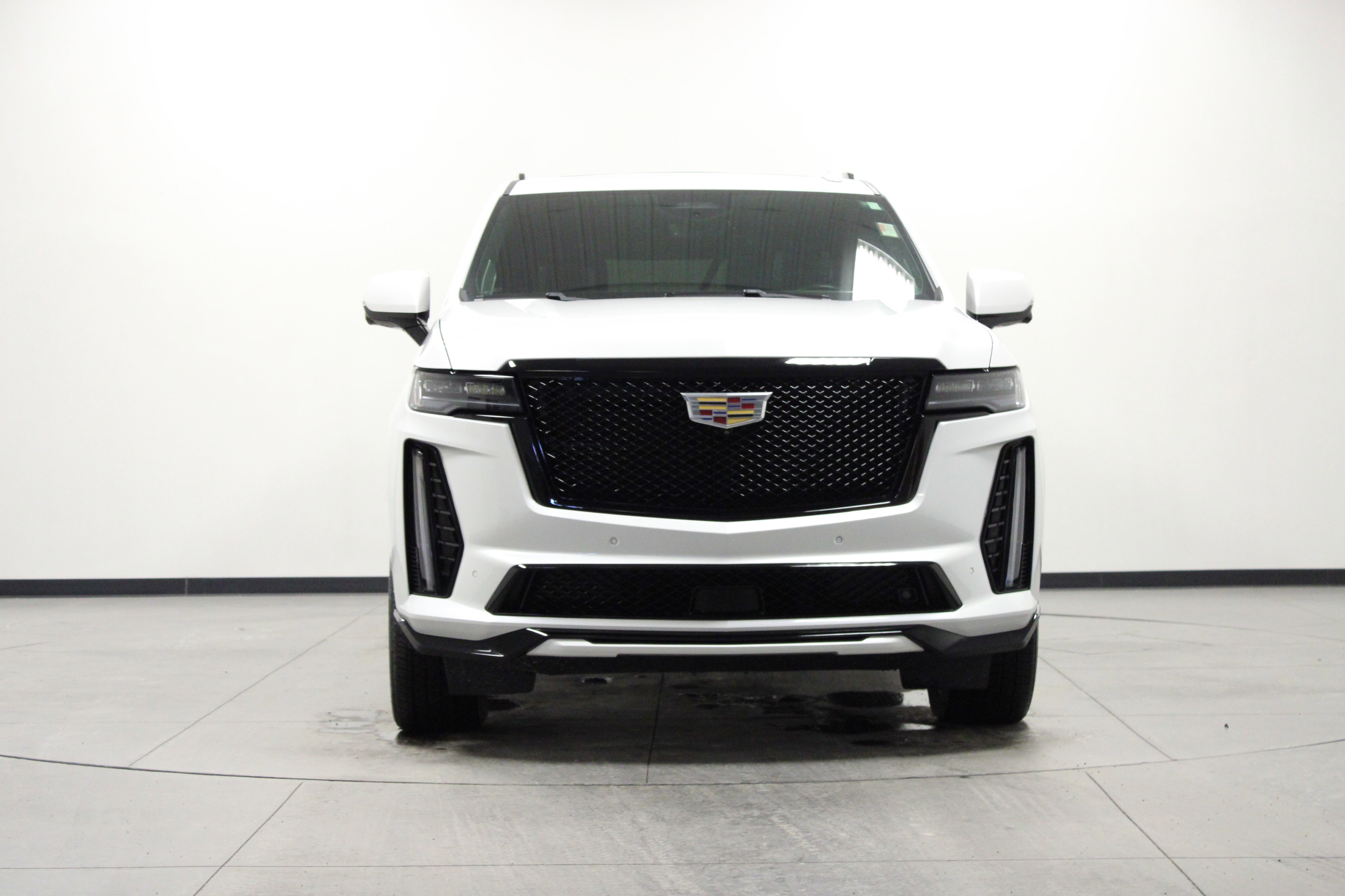 Used 2023 Cadillac Escalade ESV V w/ Heavy-Duty Trailer Package image 9