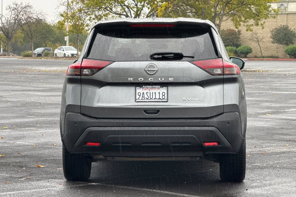 Used 2022 Nissan Rogue SV image 5