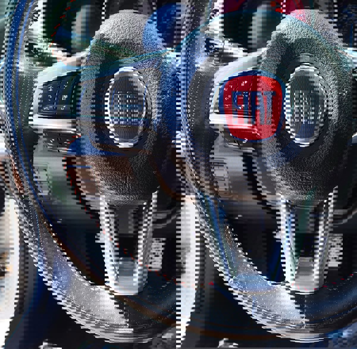 Used 2017 FIAT 124 Spider Abarth image 46