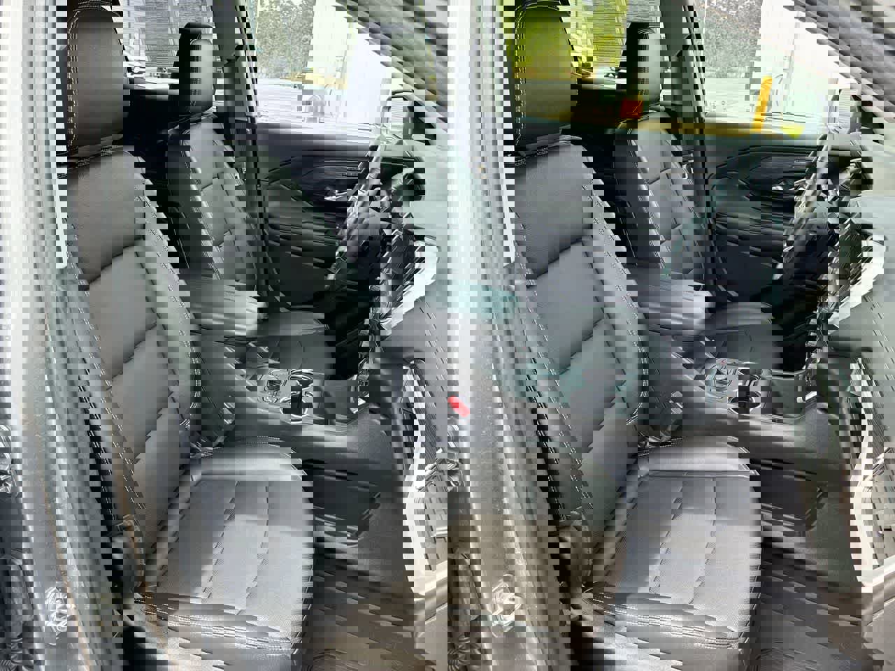 Used 2023 GMC Terrain SLT image 26