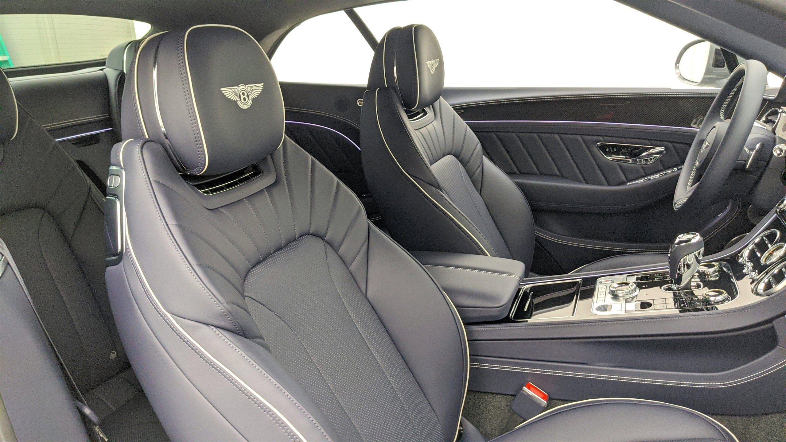 Used 2024 Bentley Continental GT V8 image 25