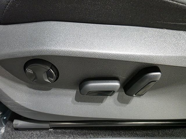 Certified 2022 Volkswagen Tiguan SE image 14