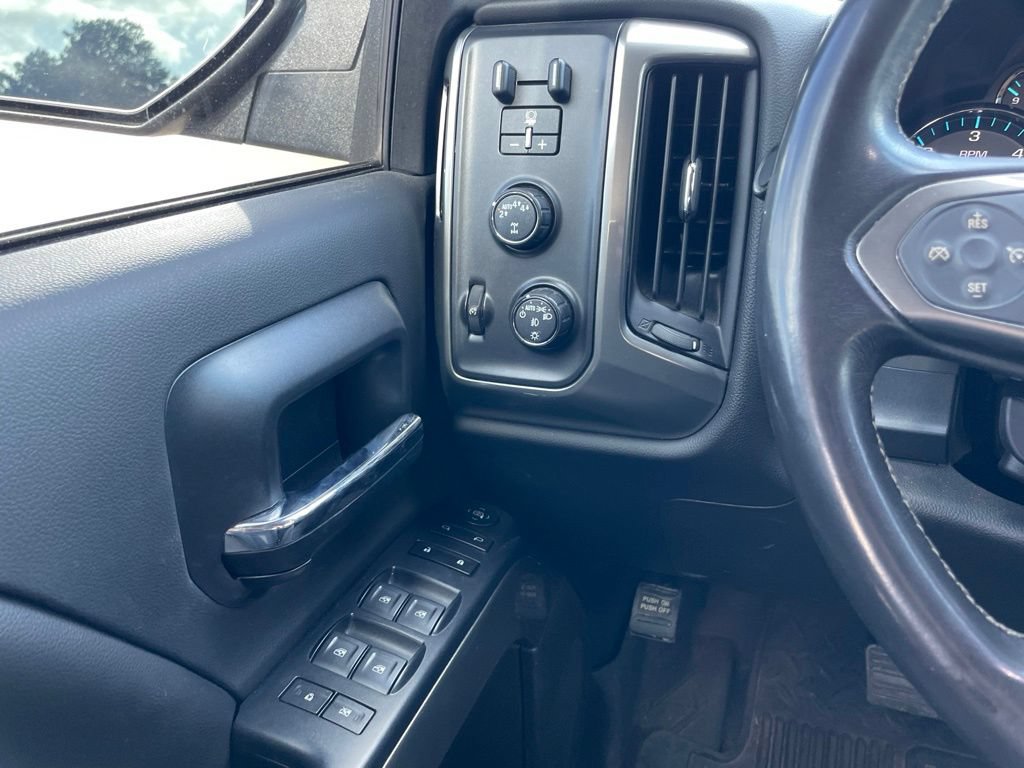 Used 2018 Chevrolet Silverado 1500 LT w/ Texas Edition AWD/4WD image 12