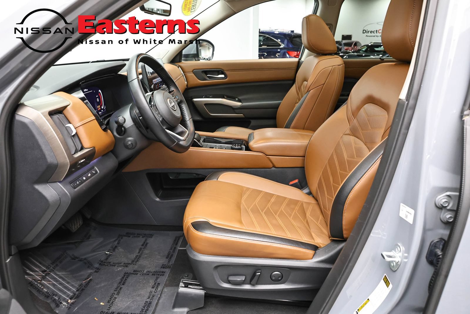 Used 2023 Nissan Pathfinder Platinum w/ Cargo Package AWD/4WD image 14