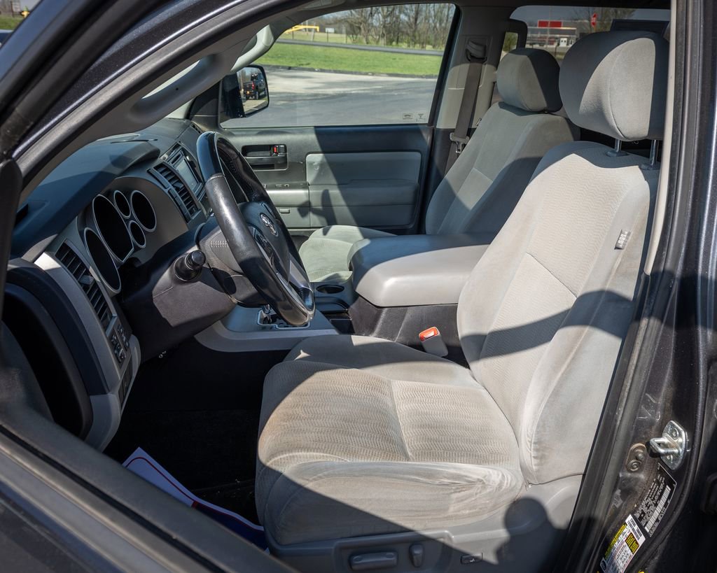 Used 2017 Toyota Sequoia SR5 image 17