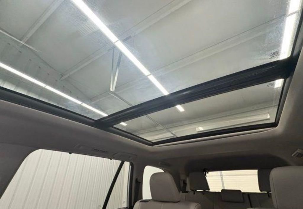 Used 2024 Toyota Grand Highlander Limited AWD/4WD image 3