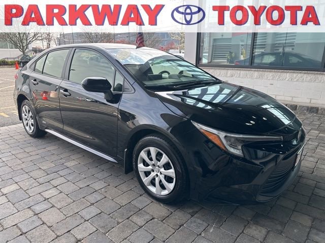 Certified 2023 Toyota Corolla LE AWD/4WD image 1