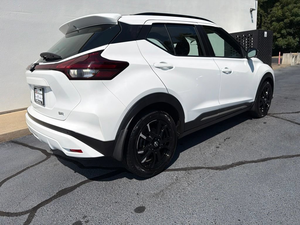 Used 2022 Nissan Kicks SR FWD image 10