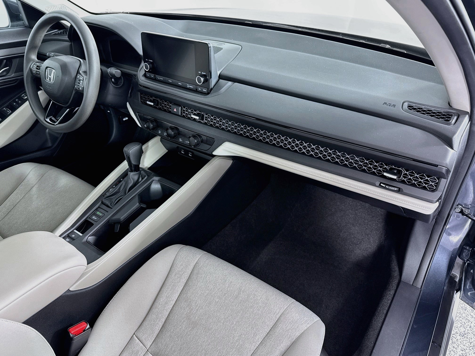 Certified 2024 Honda Accord EX image 28