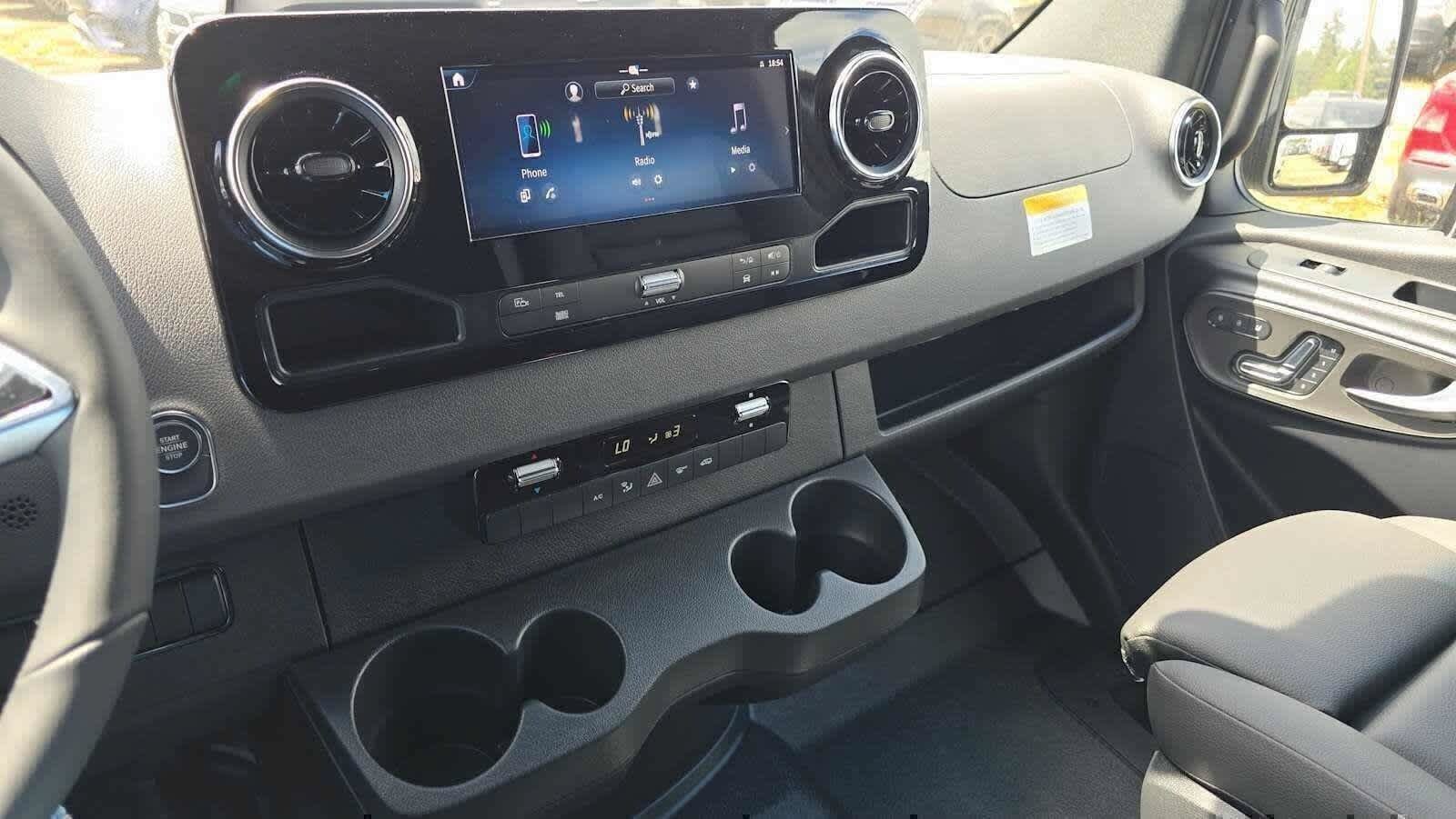 Used 2025 Mercedes-Benz Sprinter 2500 image 37