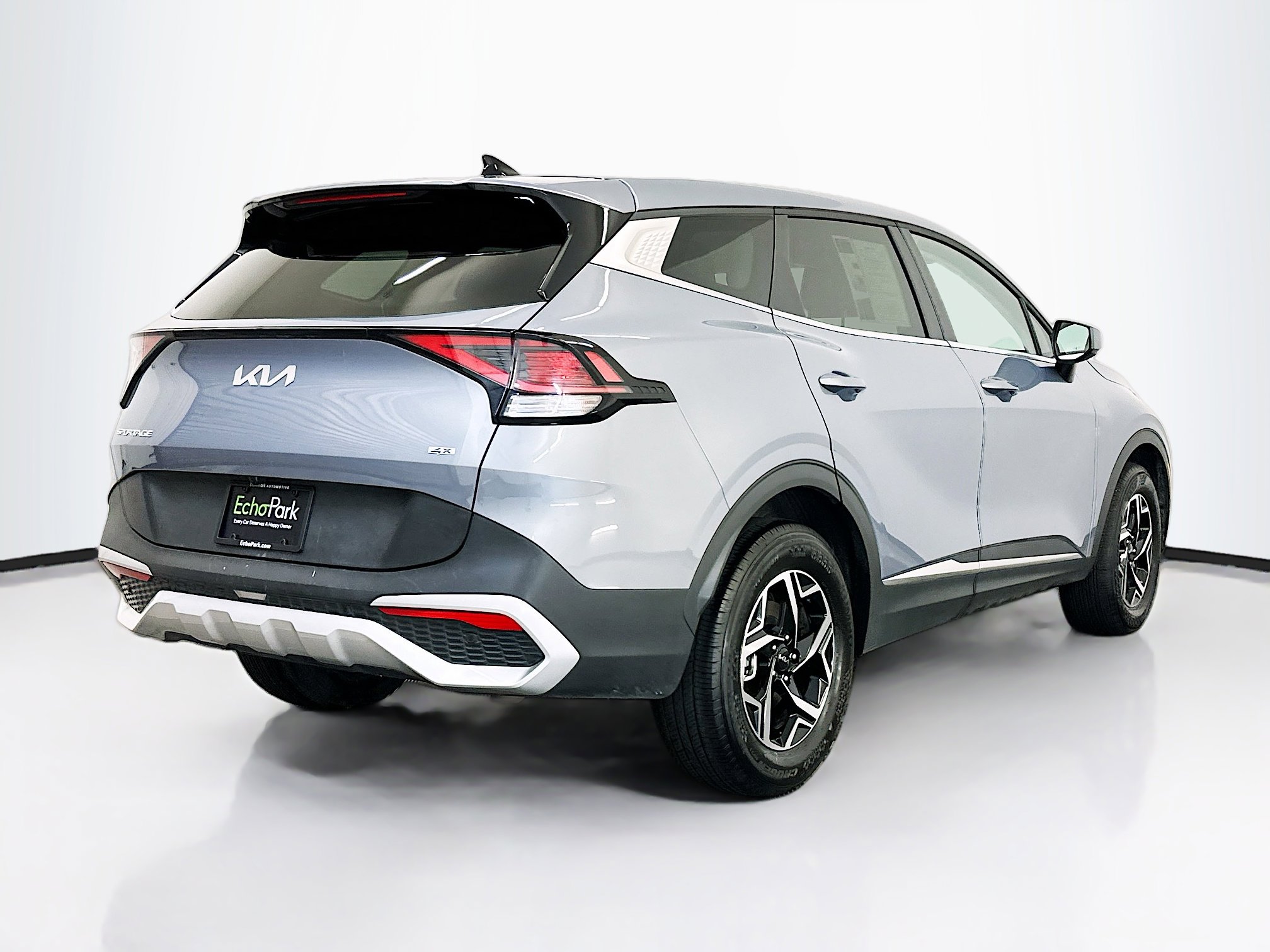 Used 2025 Kia Sportage LX image 9