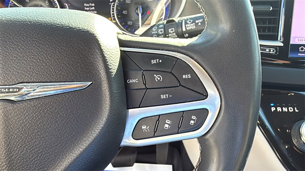 Used 2022 Chrysler Pacifica Touring-L image 23