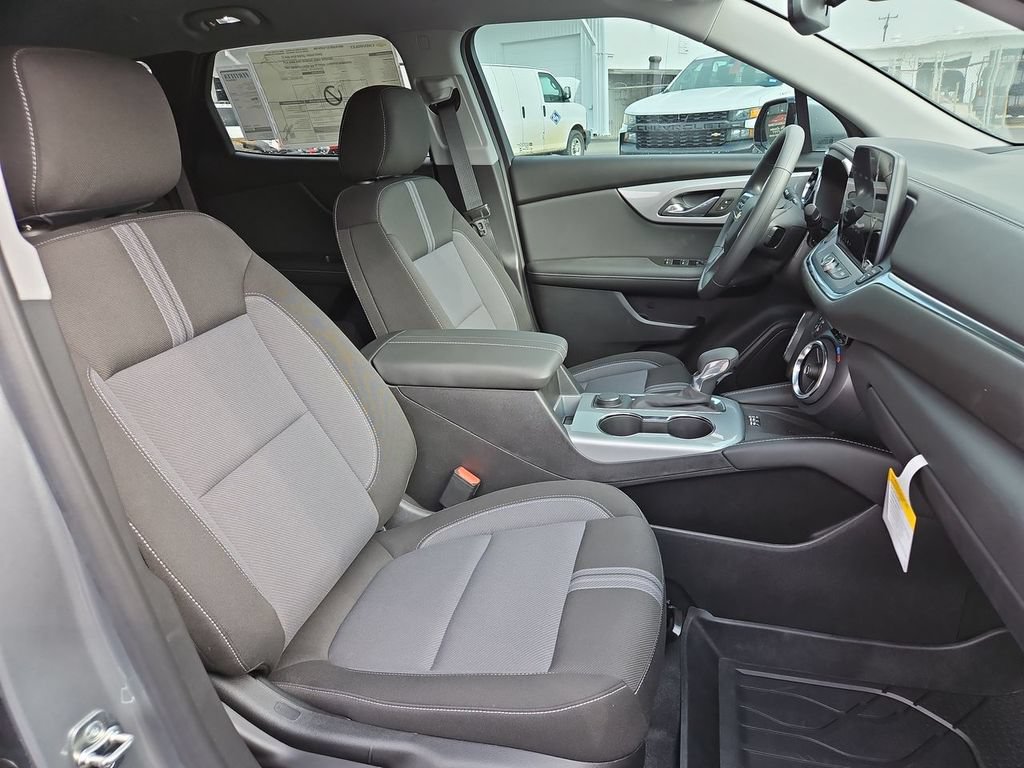 New 2026 Chevrolet Blazer LT w/ Convenience Package FWD image 19