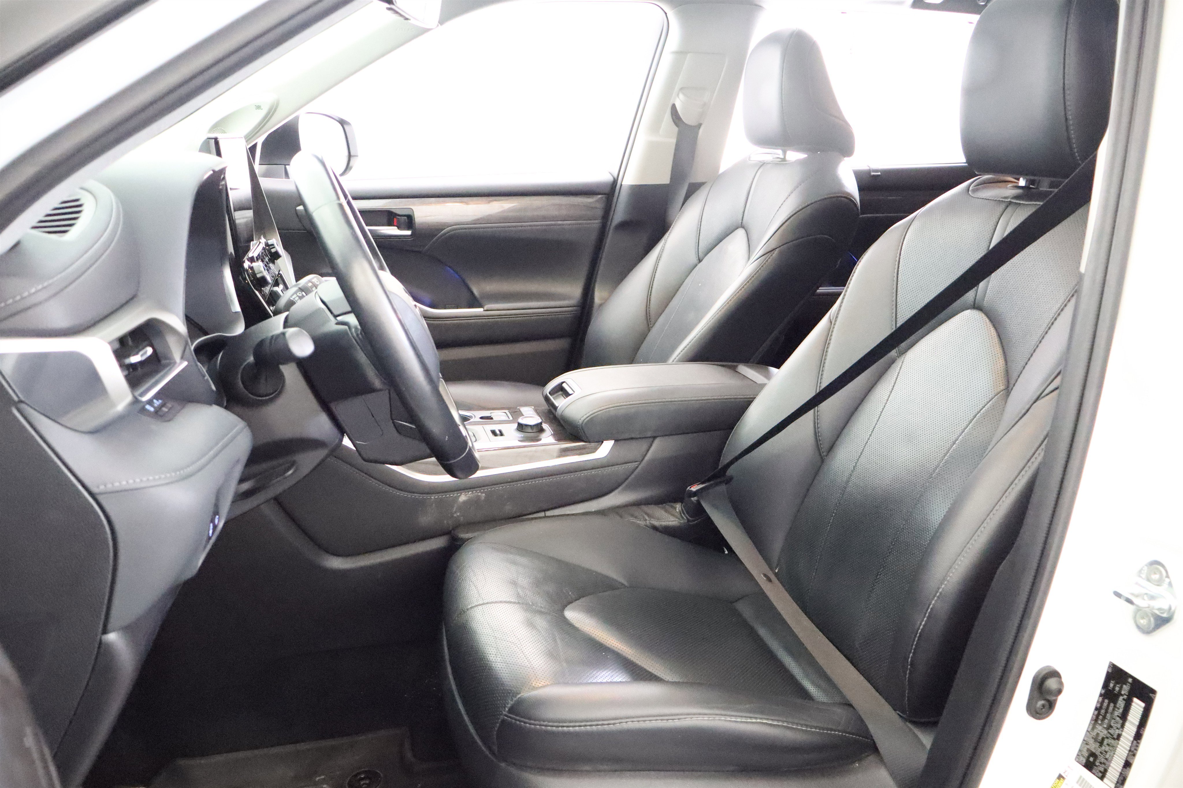 Used 2021 Toyota Highlander Limited AWD/4WD image 22