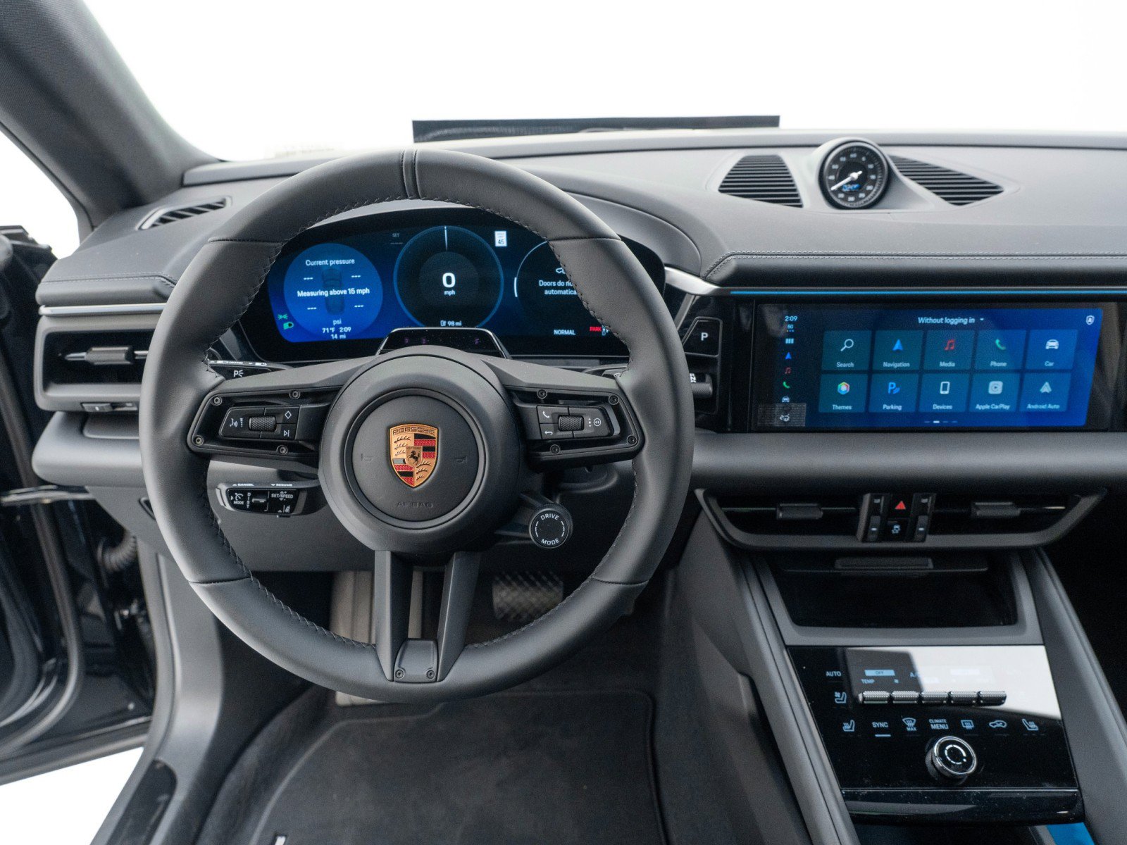 New 2026 Porsche Macan Electric RWD image 31