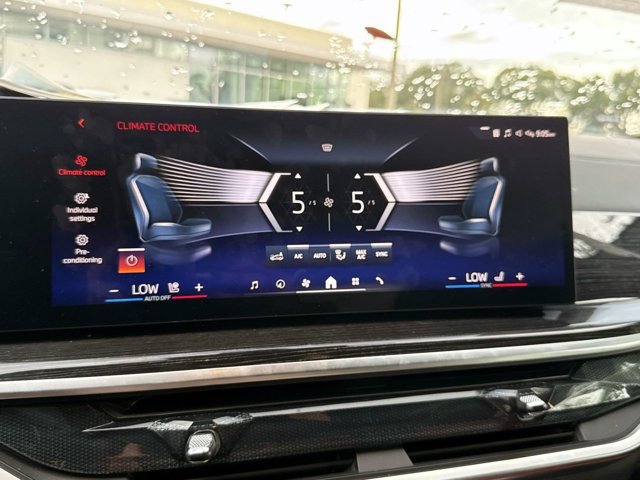 Used 2026 BMW X6 xDrive40i AWD/4WD image 28
