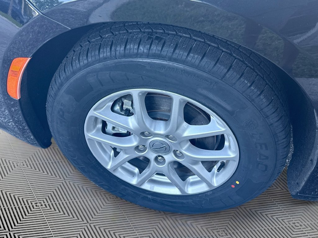 Used 2023 Chrysler Pacifica Touring-L FWD image 34
