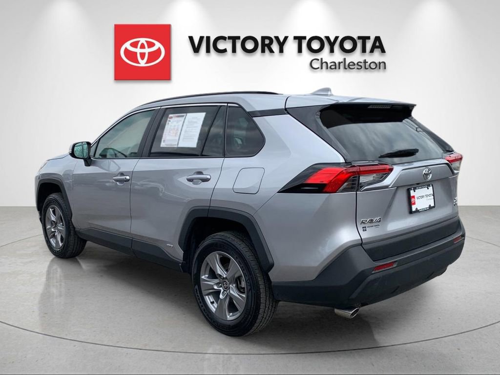 Used 2025 Toyota RAV4 XLE image 3