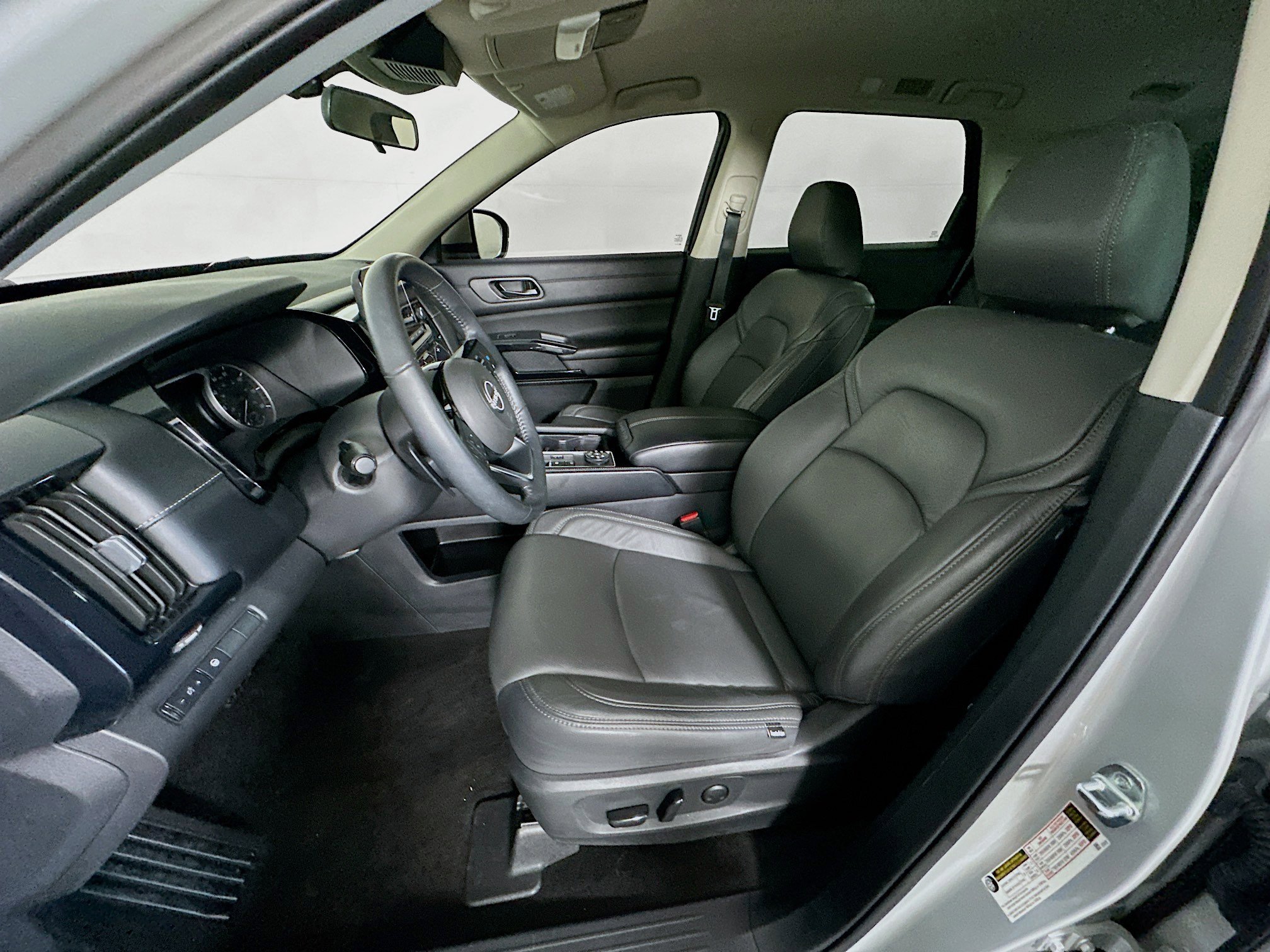 Used 2023 Nissan Pathfinder SV AWD/4WD image 13