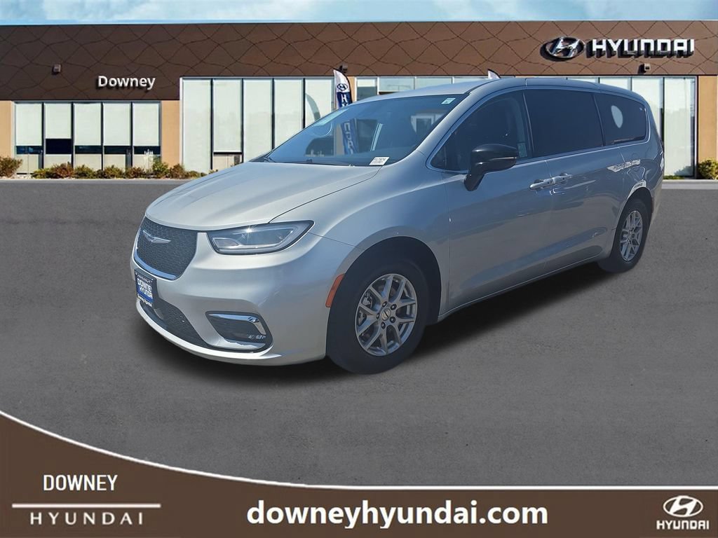 Used 2024 Chrysler Pacifica Touring-L FWD 360° Tour