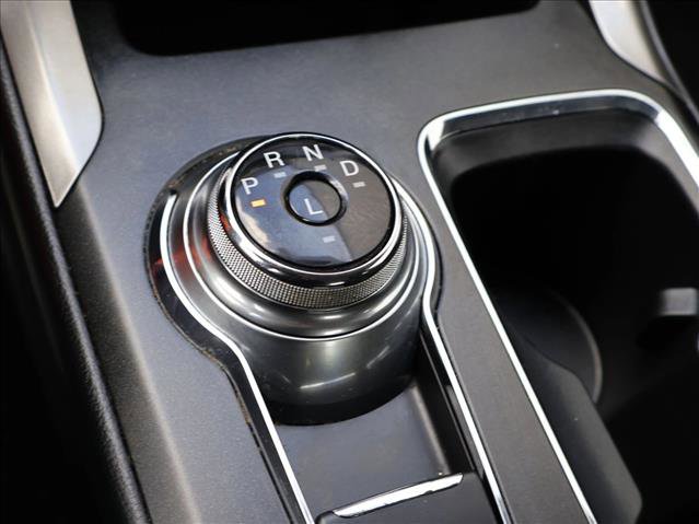 Used 2017 Ford Fusion SE FWD image 17