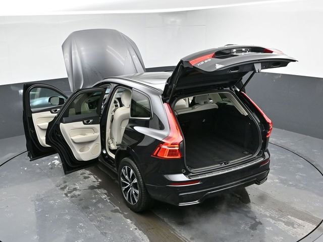 Used 2024 Volvo XC60 B5 Plus image 41
