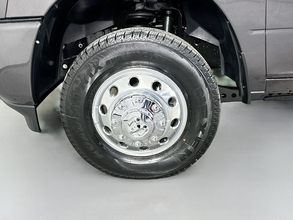 New 2026 RAM 3500 Big Horn AWD/4WD image 17