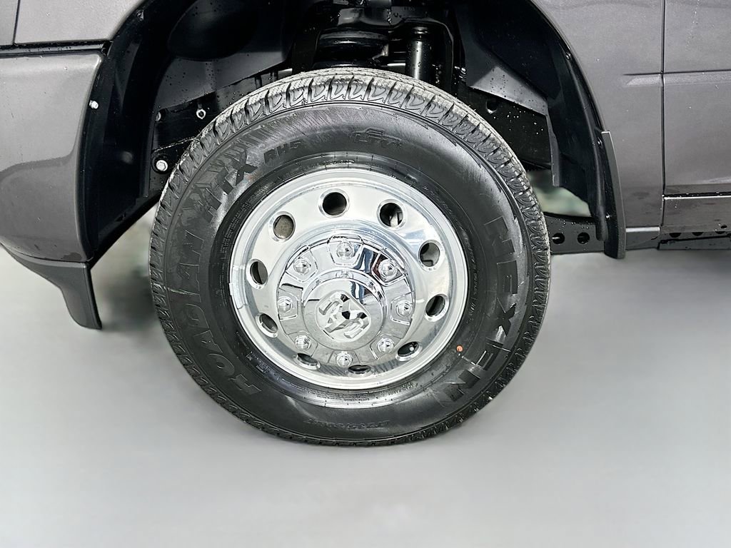 New 2026 RAM 3500 Big Horn AWD/4WD image 17