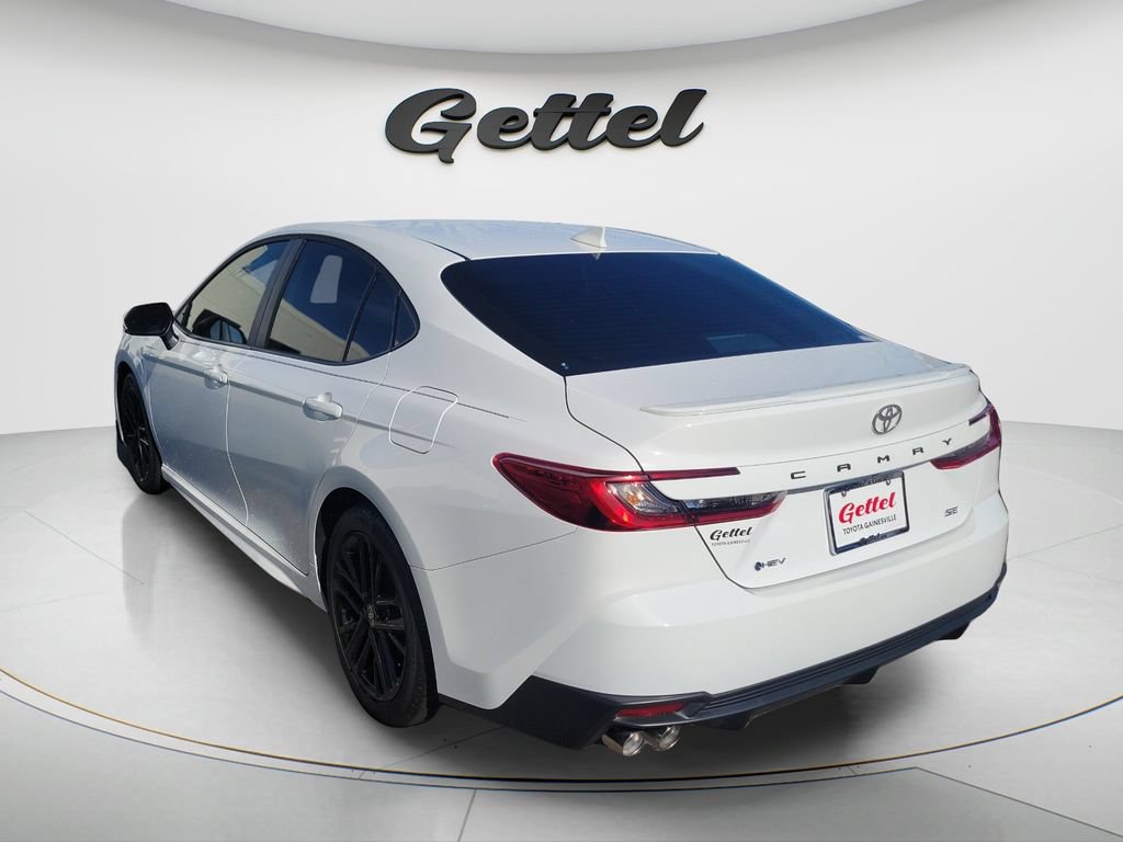 Used 2026 Toyota Camry SE FWD image 5
