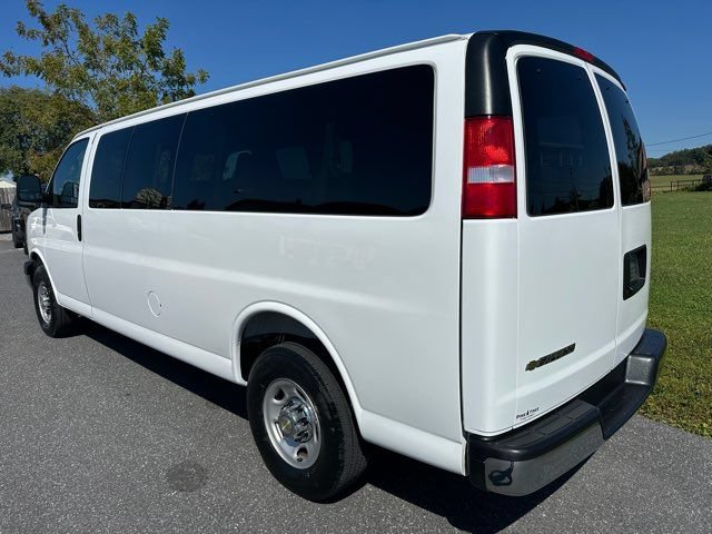 Used 2025 Chevrolet Express 3500 LT w/ LT Preferred Equipment Group RWD image 3