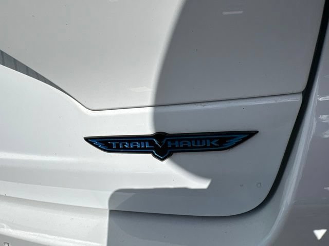 Used 2023 Jeep Grand Cherokee Trailhawk w/ Advanced Protech Group II AWD/4WD image 8