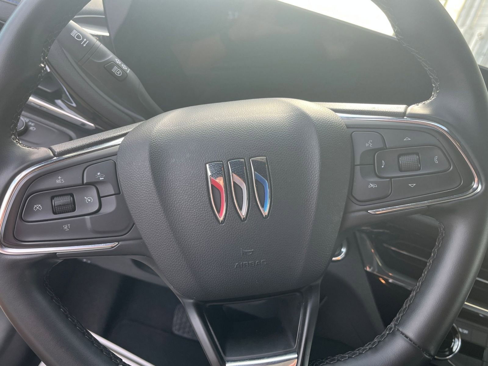 Used 2025 Buick Envista Sport Touring FWD image 27