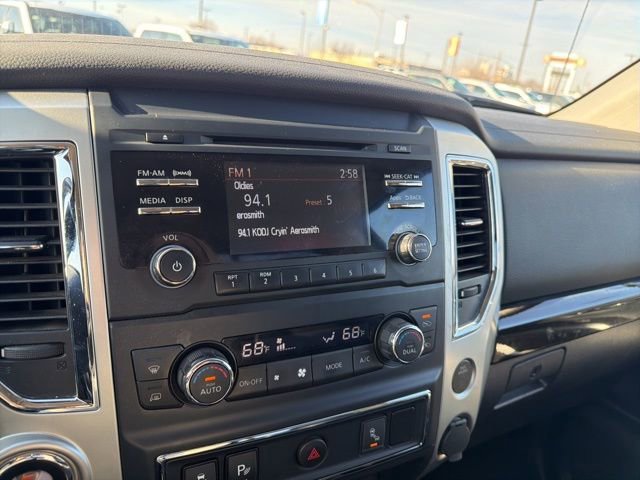 Used 2017 Nissan Titan SV image 37